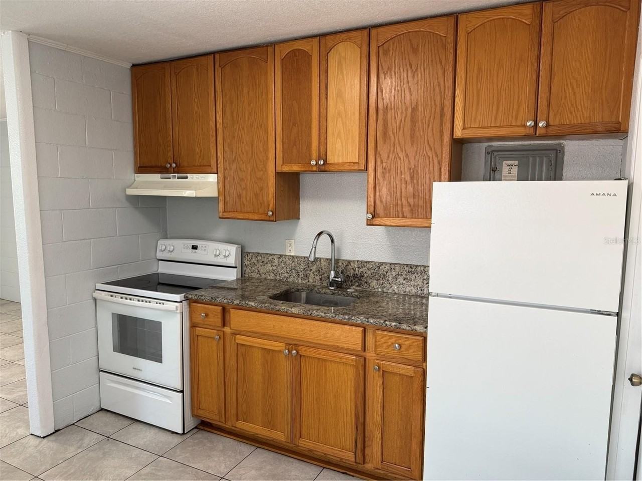 1009 Mccormack St - Photo 7 of 14