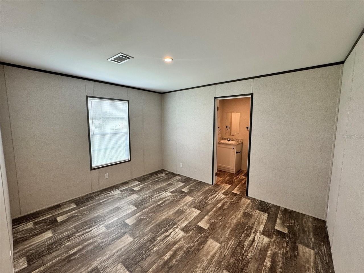 1115 Nw 12th Ln - Photo 6 of 13