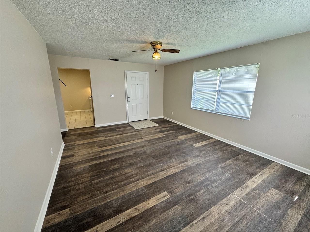 1001 Crawford St - Photo 2 of 11