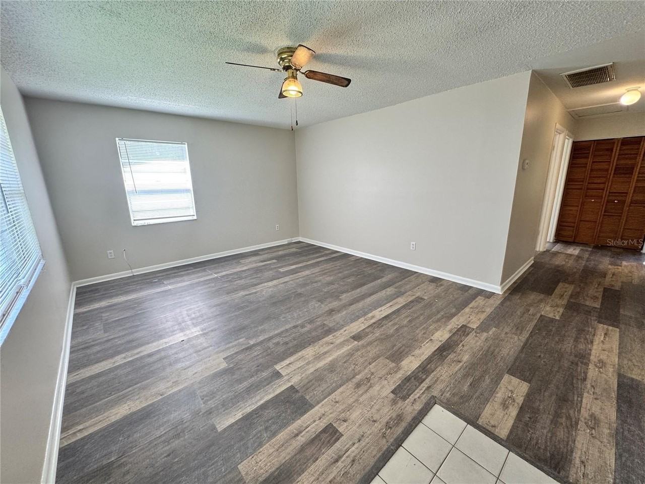 1001 Crawford St - Photo 3 of 11