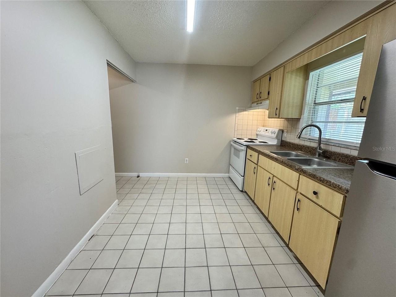 1001 Crawford St - Photo 5 of 11