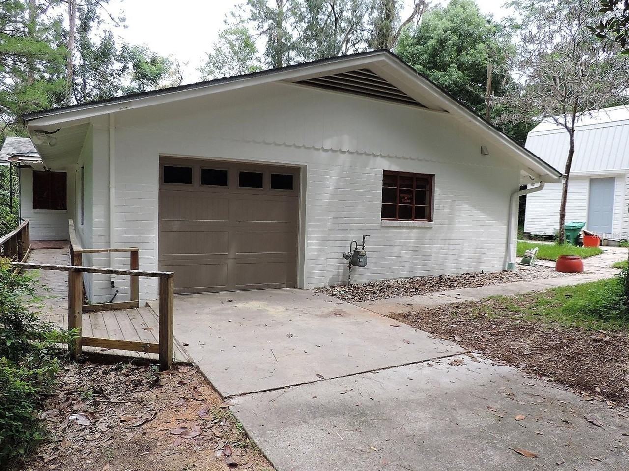 2049 Nw 9th Ave - Photo 6 of 17