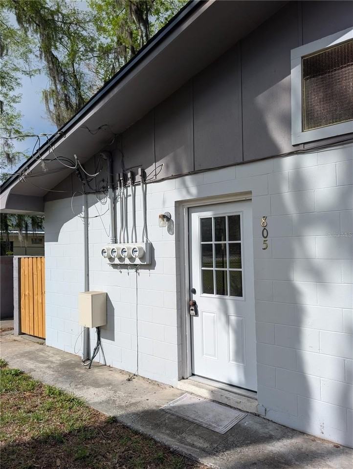 805 Nw 40th Ave