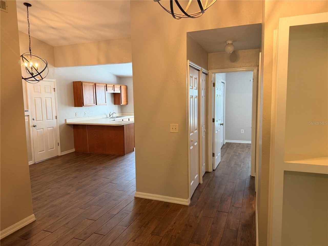 439 Nw 50th Blvd - Photo 3 of 29