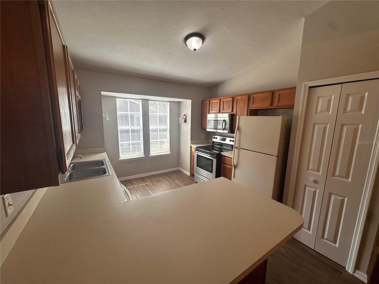 439 Nw 50th Blvd - Photo 5 of 29