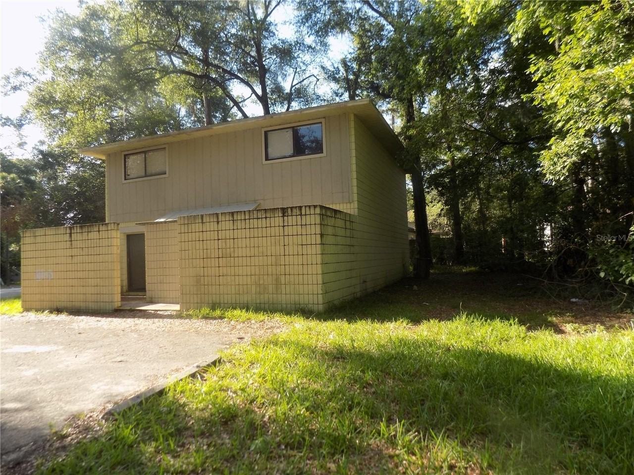 713 Sw 69th St - Photo 3 of 28