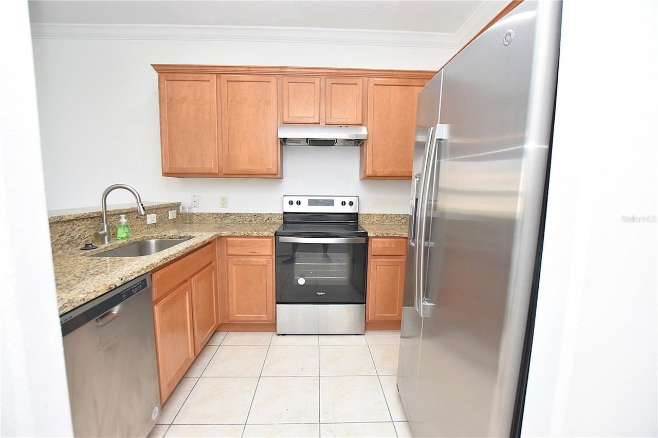 6352 Sedgeford Dr - Photo 4 of 40