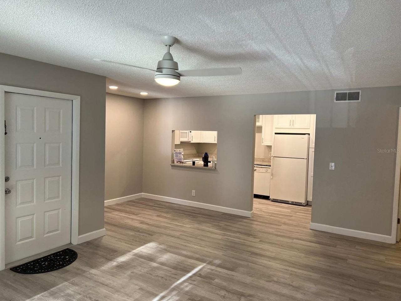 1324 S Pine Ridge Cir #D2 - Photo 5 of 15