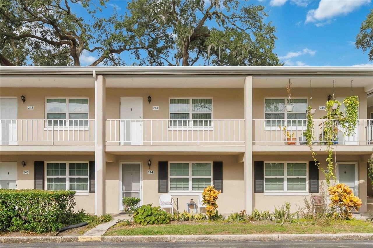 2500 Lee Rd #244