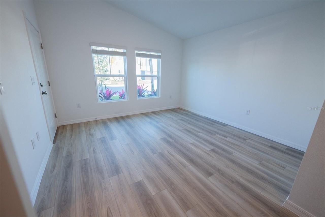 4124 River Beacon Blvd - Photo 4 of 50
