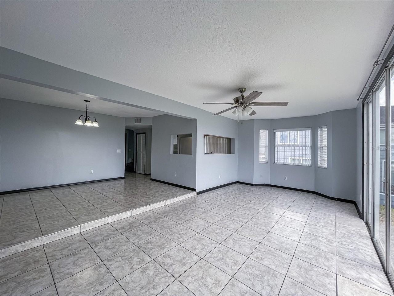 402 Orchid Dr - Photo 3 of 14