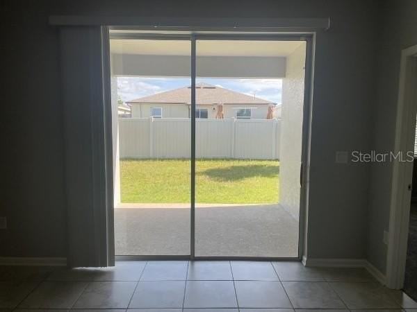 1125 Saguaro St - Photo 5 of 28
