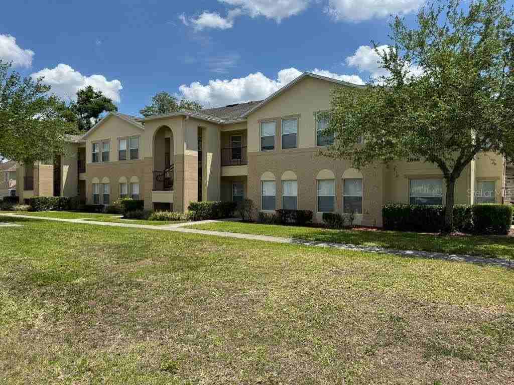 2866 Club Cortile Cir #B - Photo 3 of 23
