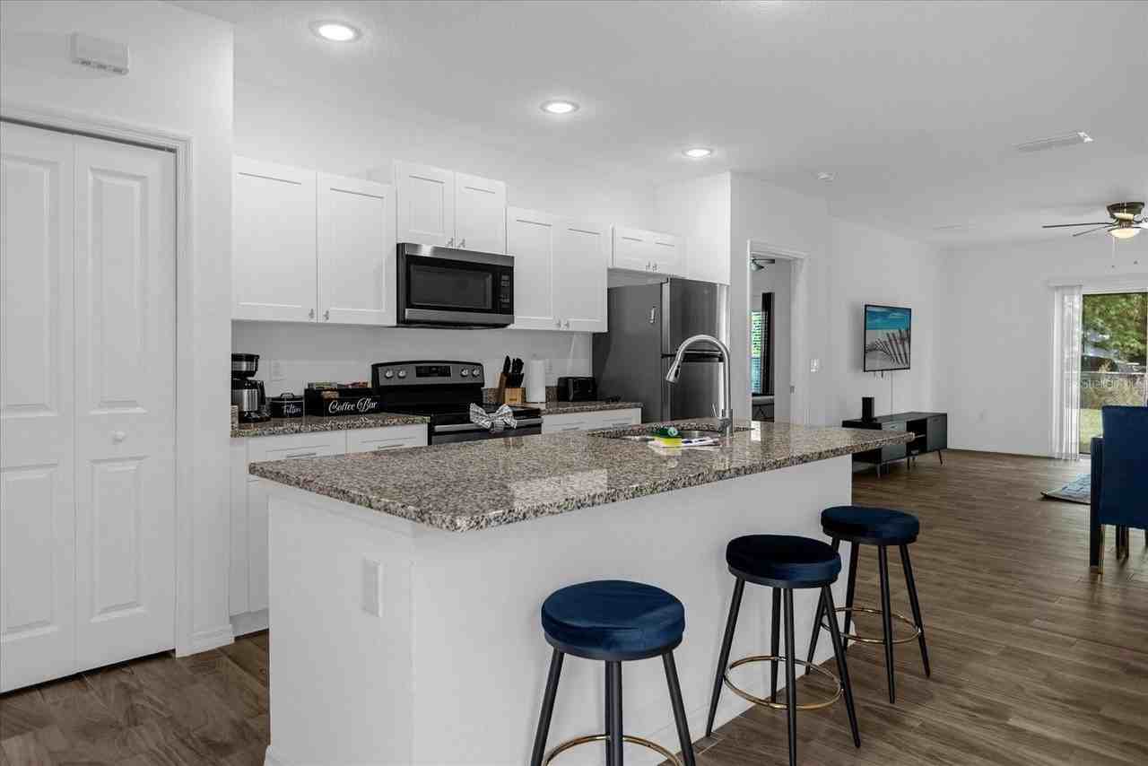 97 N Goldwyn Ave - Photo 3 of 17