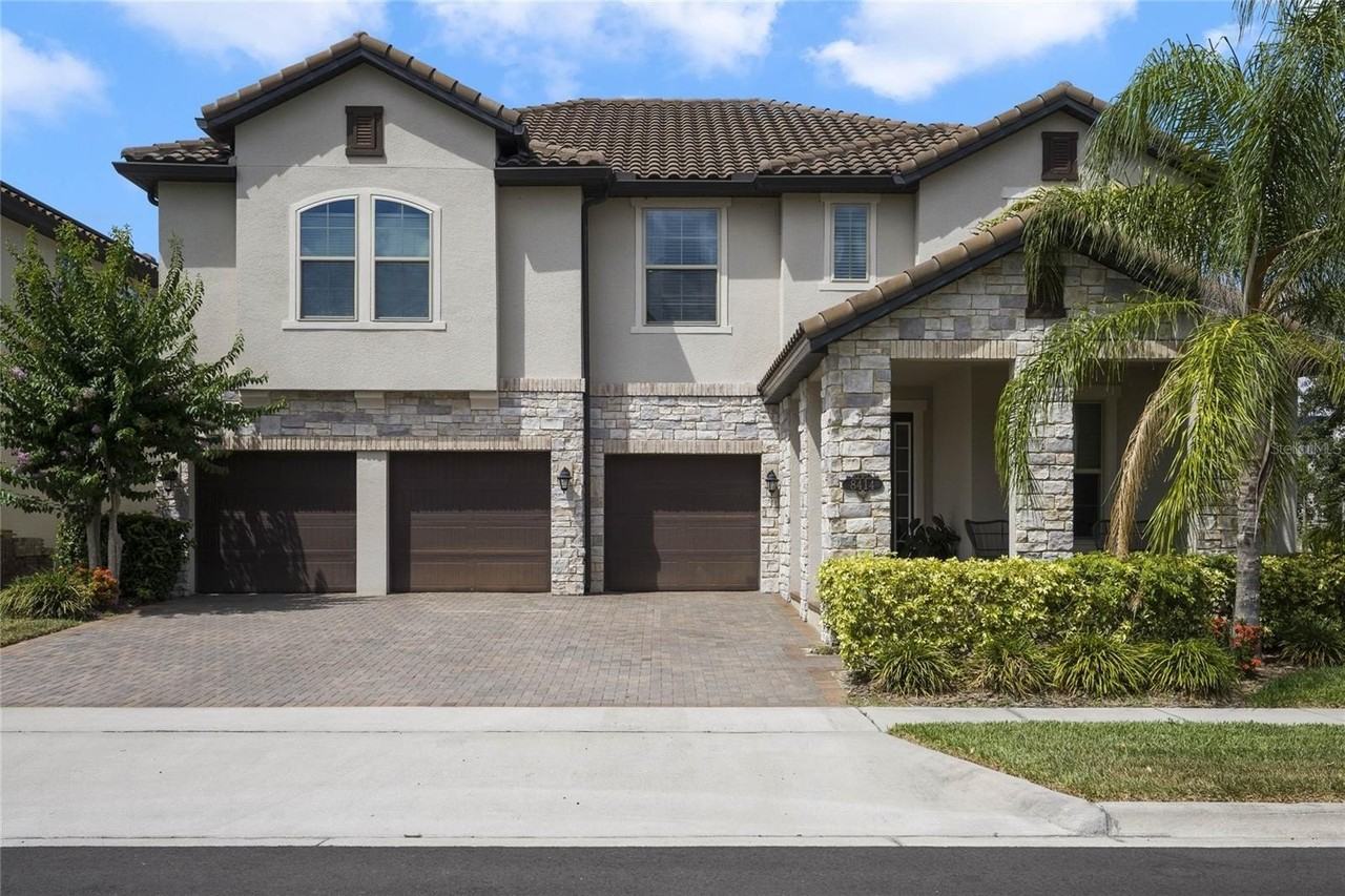 8414 Vivaro Isle Way
