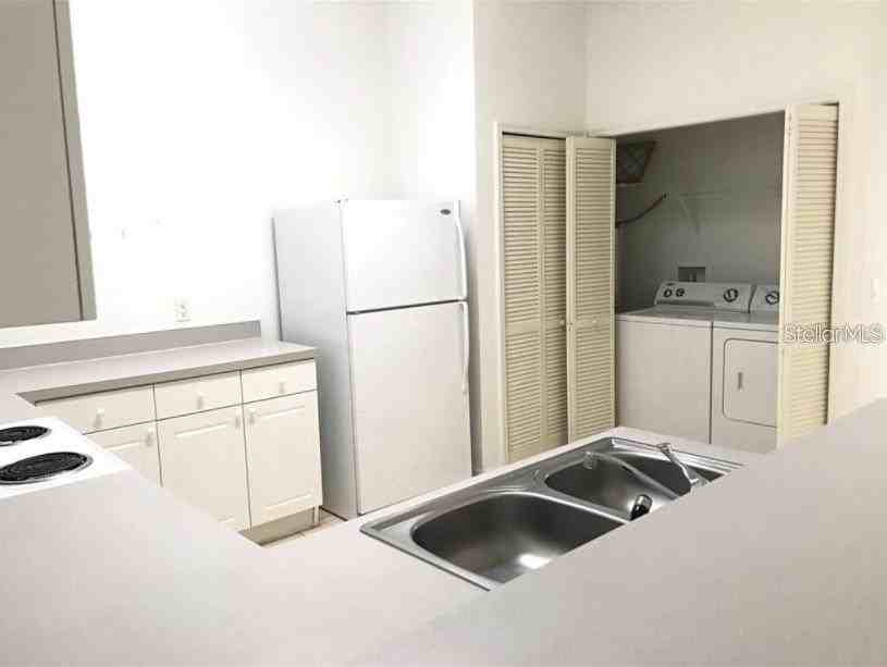 2792 Club Cortile Cir #B - Photo 3 of 11