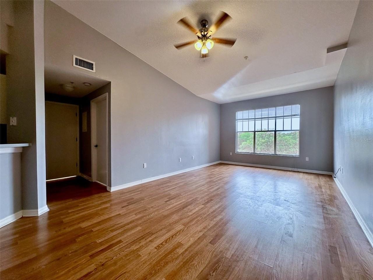 5578 Metrowest Blvd #1-302 - Photo 3 of 22
