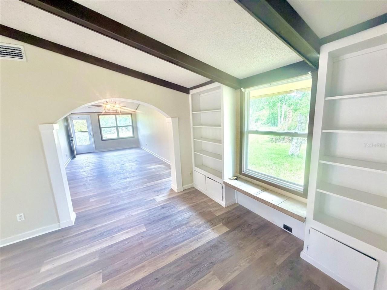 375 Pine Woods Rd - Photo 5 of 16