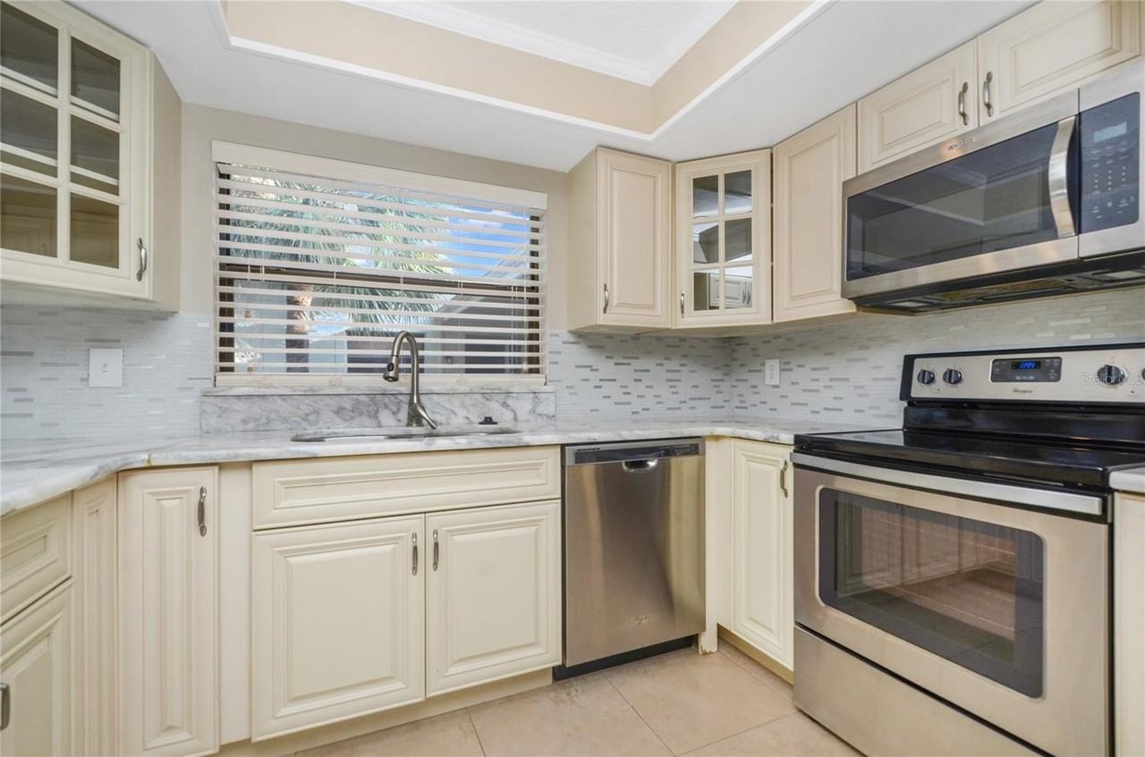 439 S Netherwood Cres #439 - Photo 5 of 15