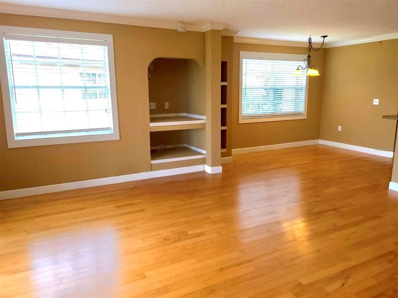 13827 Fairway Island Dr #1228 - Photo 6 of 36