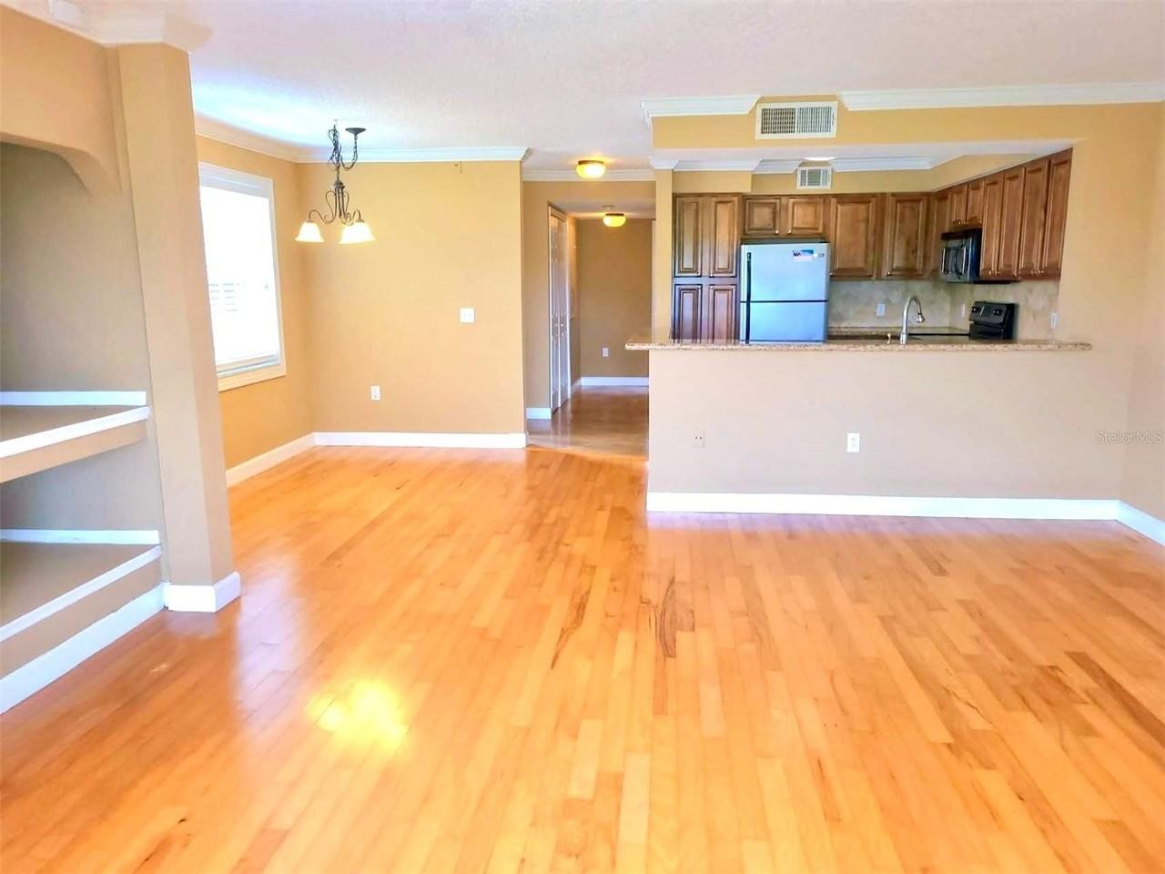 13827 Fairway Island Dr #1228 - Photo 7 of 36