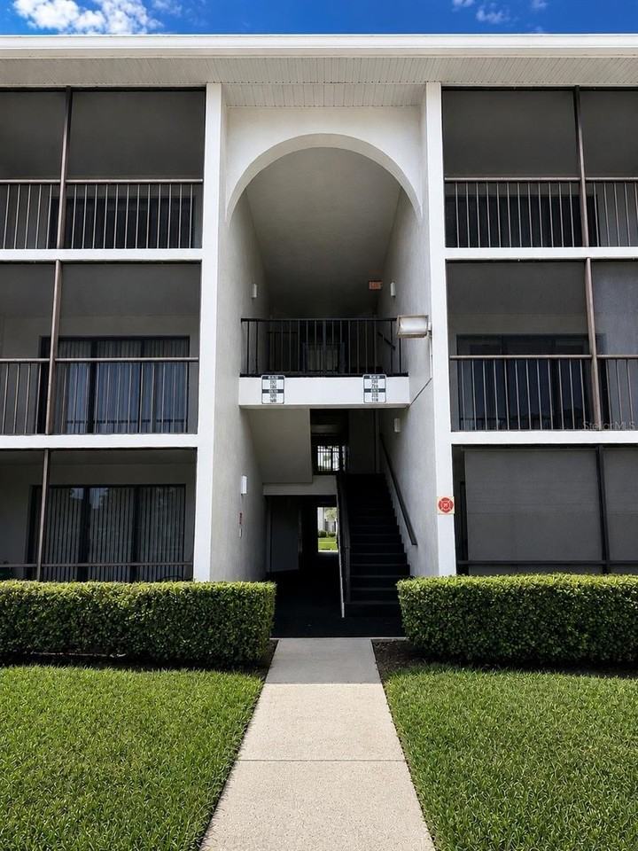 1223 S Pine Ridge Cir #23