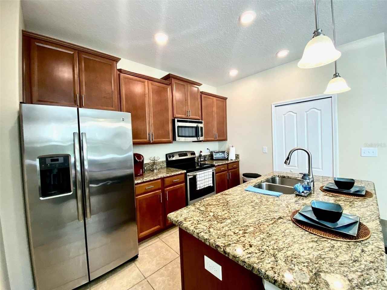 12802 Strode Ln - Photo 6 of 20