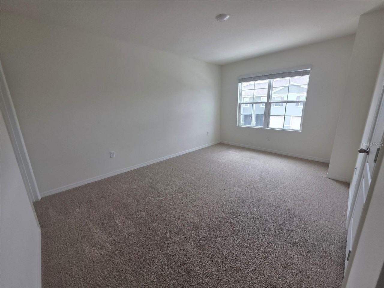 1215 Draintree St - Photo 7 of 18