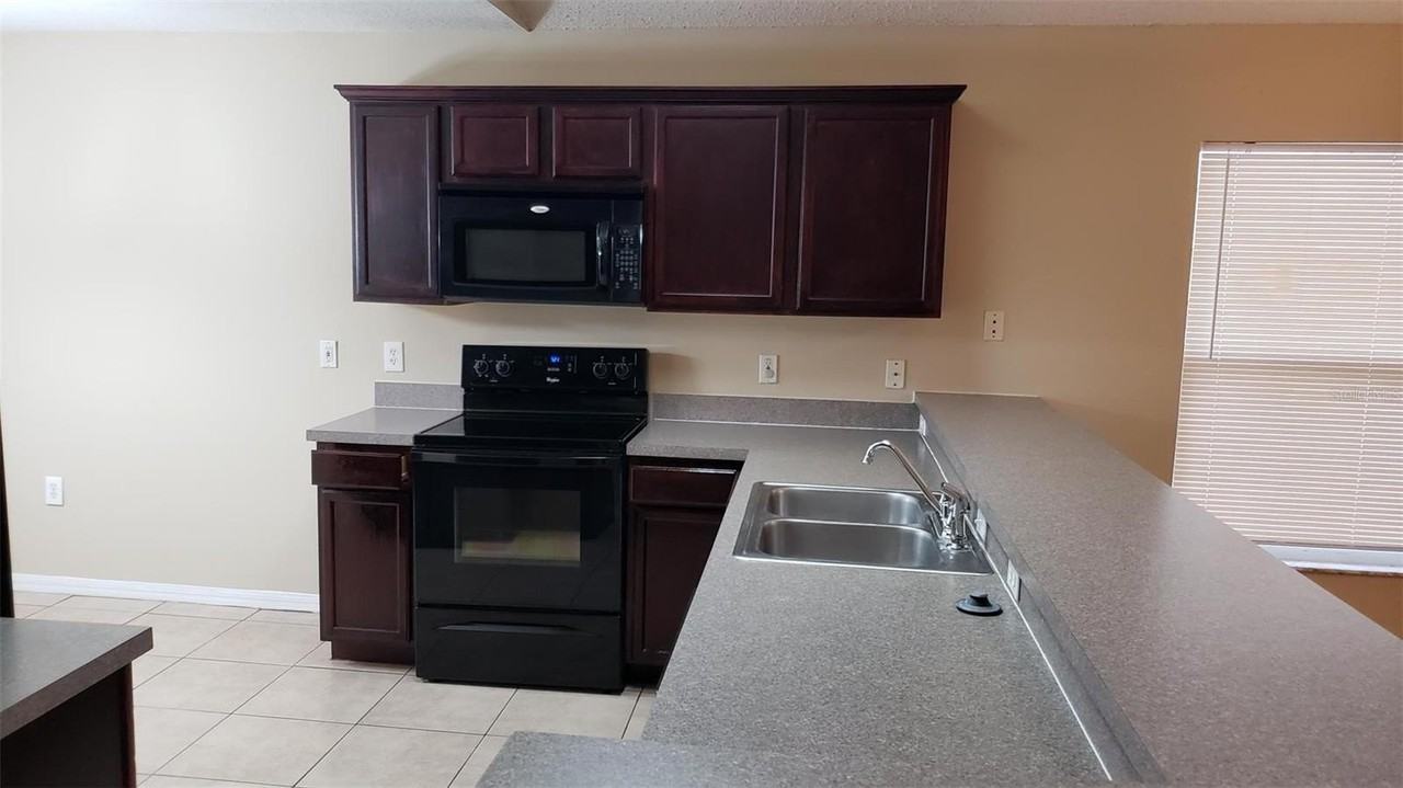 636 Majesty Dr - Photo 3 of 19
