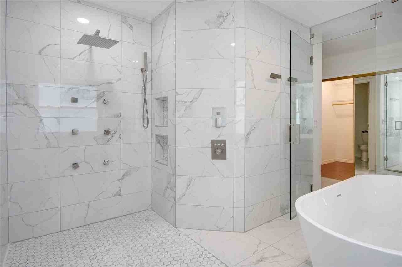 12661 Enclave Dr - Photo 7 of 16