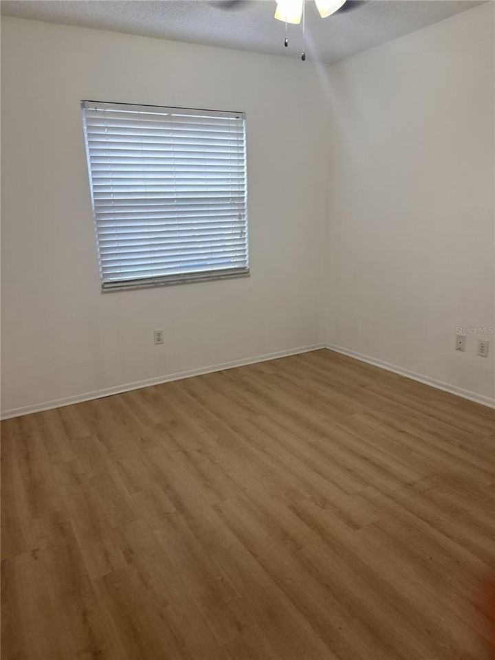 247 Grove St - Photo 5 of 9