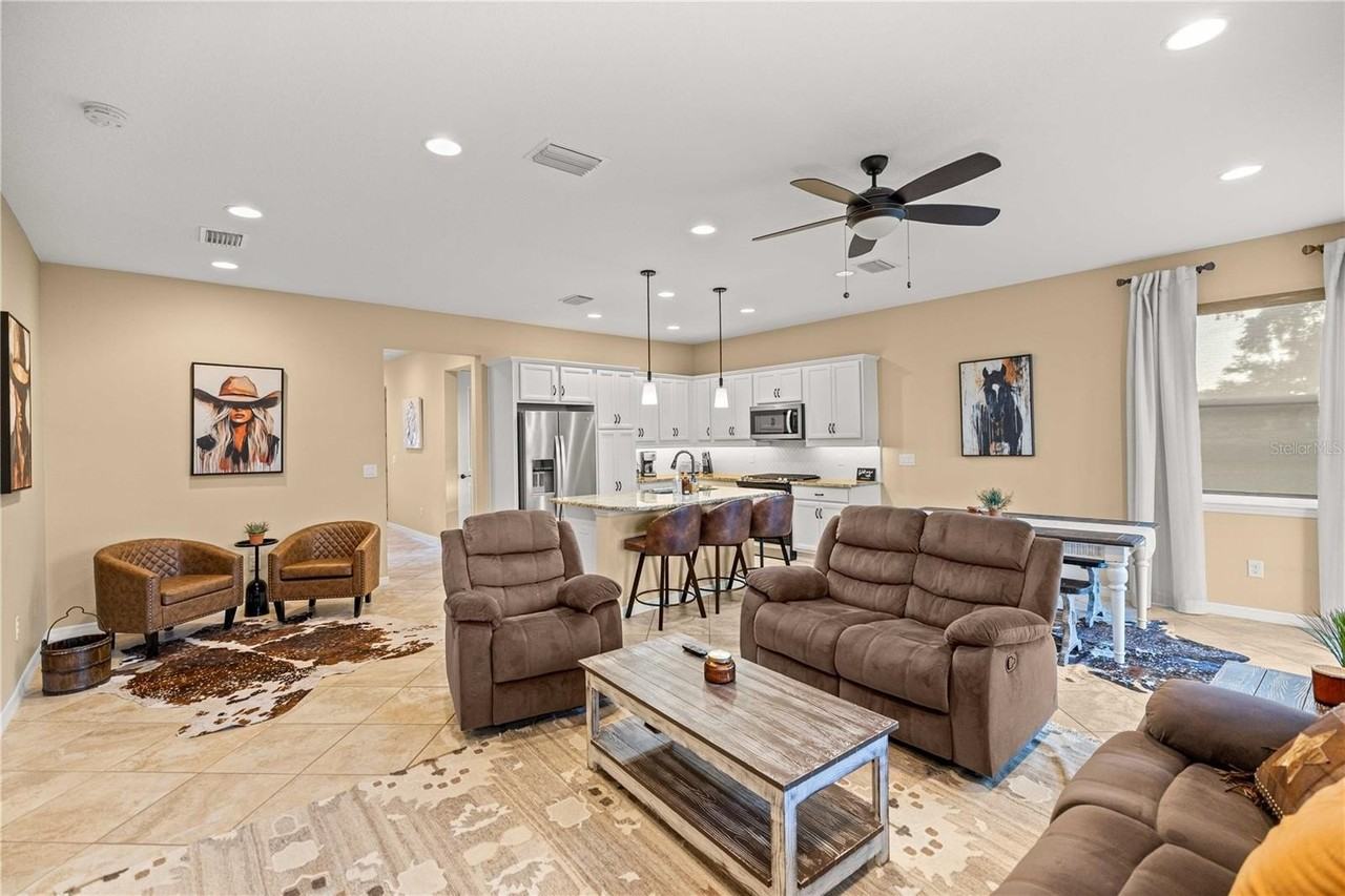 5471 Nw 34th St - Photo 3 of 50
