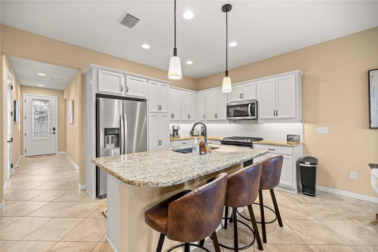 5471 Nw 34th St - Photo 5 of 50