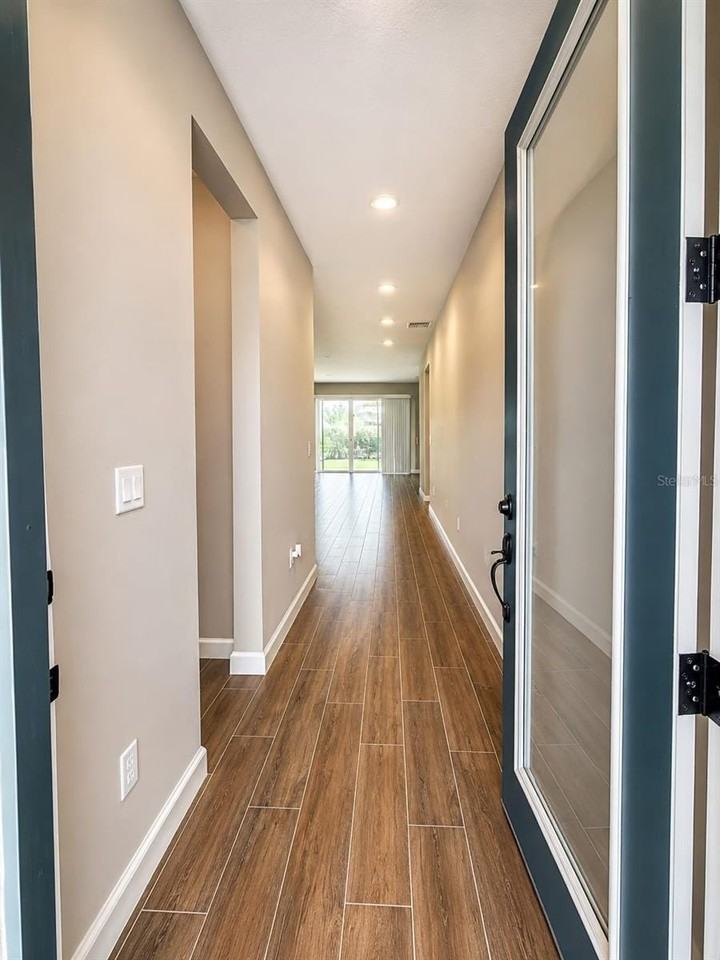 708 Griffon Ave - Photo 6 of 36
