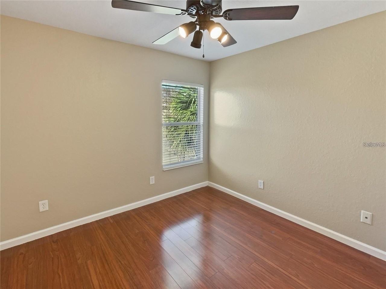 4970 Sw 45th St - Photo 7 of 25