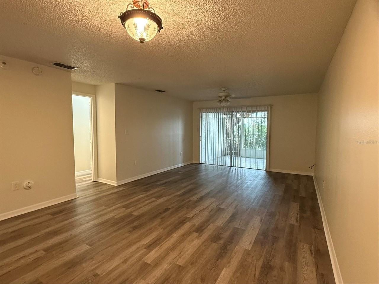 702 Country Ln Ne #702 - Photo 2 of 22