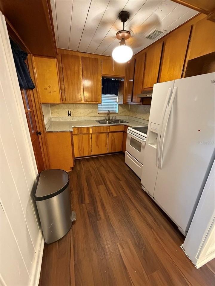 118 E Pine St - Photo 4 of 13