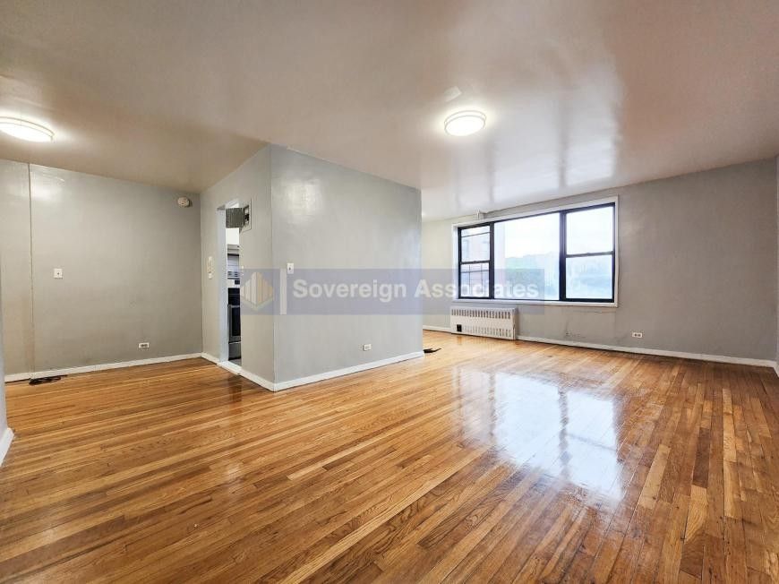 210 W 251st St