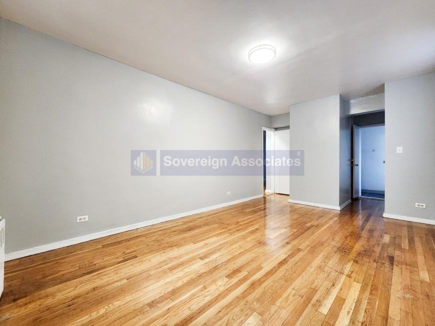 210 W 251st St - Photo 4 of 9