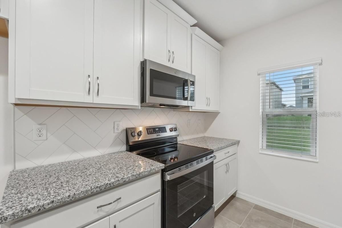 434 North Blvd - Photo 3 of 42