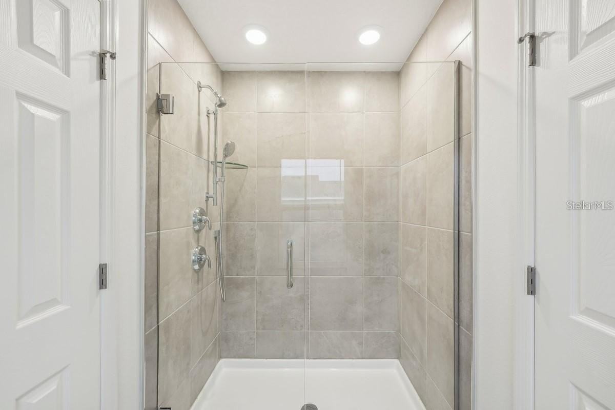 434 North Blvd - Photo 4 of 42