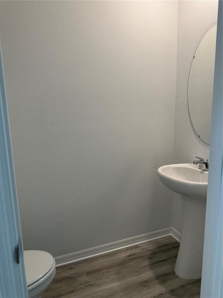 1823 Rock Elm Rd - Photo 3 of 10