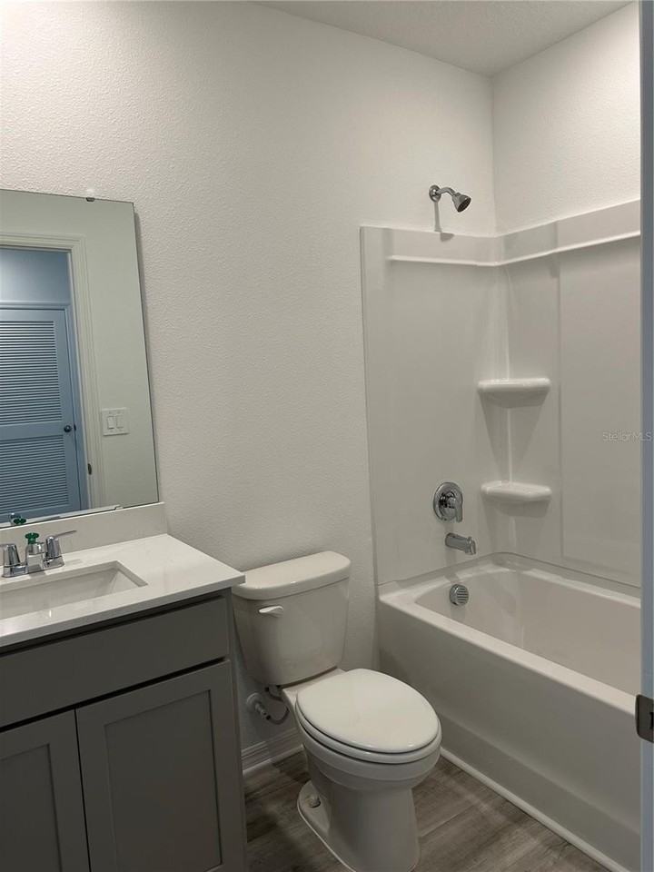 1823 Rock Elm Rd - Photo 7 of 10