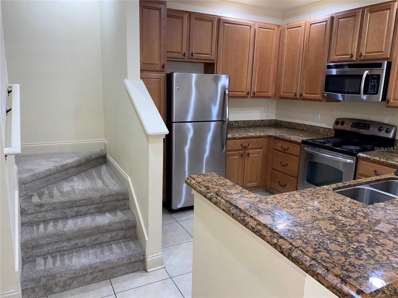 3008 Bella Vista Dr - Photo 3 of 7