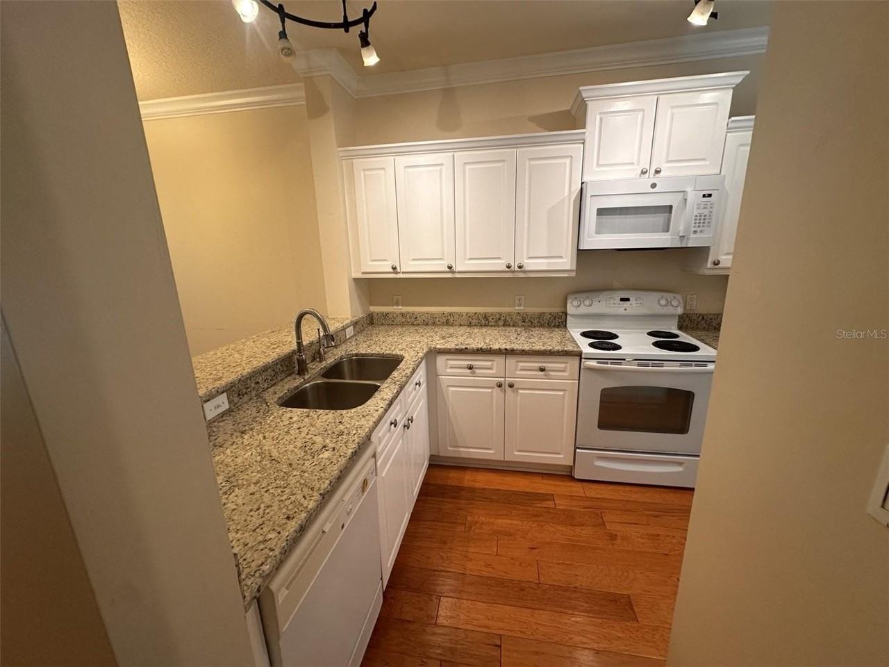 709 Bloom St #240 - Photo 5 of 25