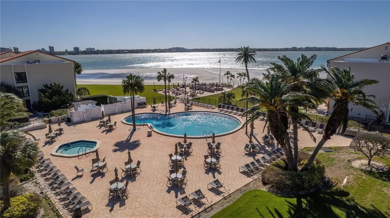 830 S Gulfview Blvd #501