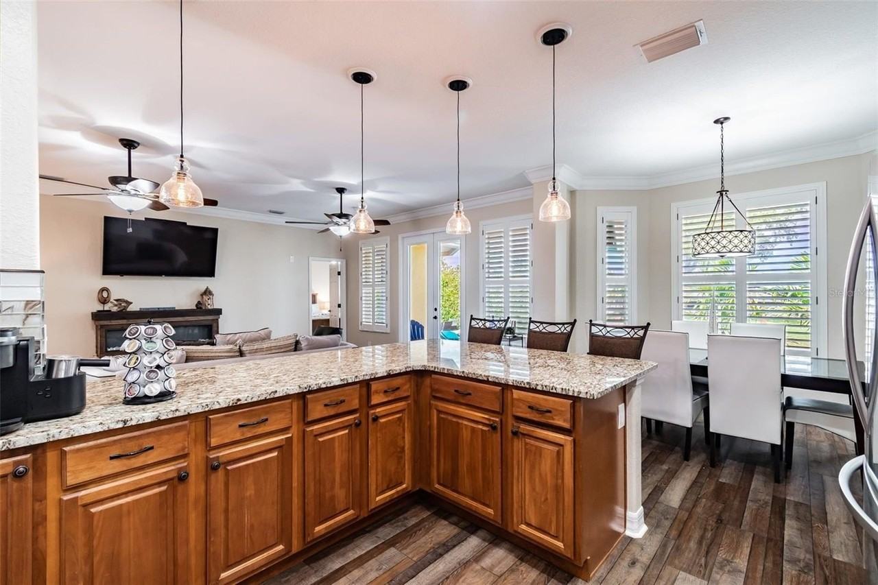 539 Treviso Dr - Photo 4 of 30