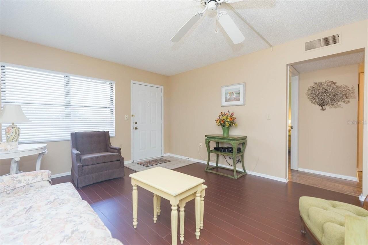 315 30th Ave W #B201 - Photo 6 of 27