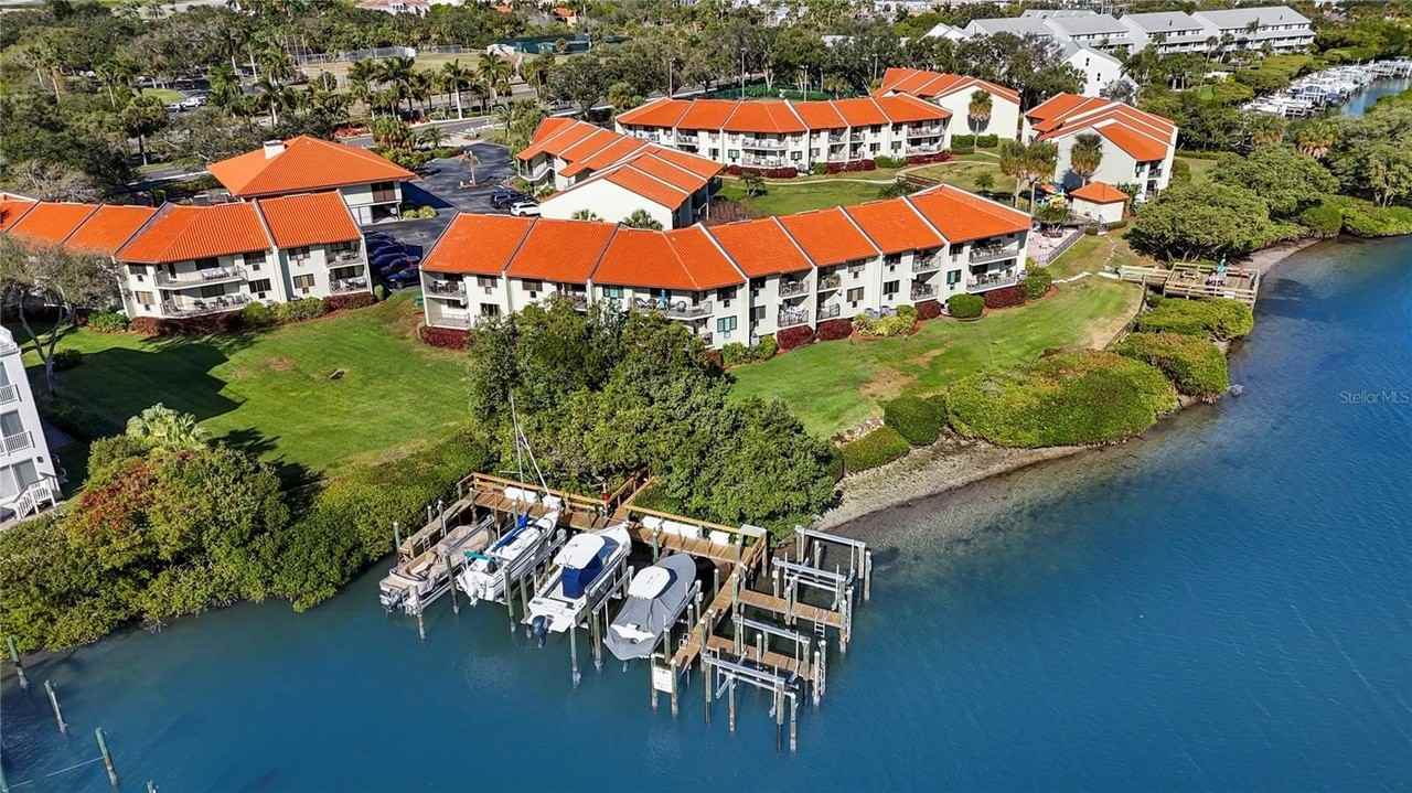 1515 Pinellas Bayway S #7