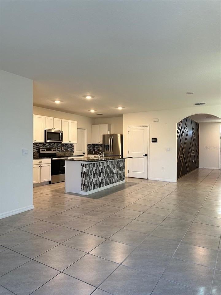 5703 Hollingworth Trl - Photo 5 of 9